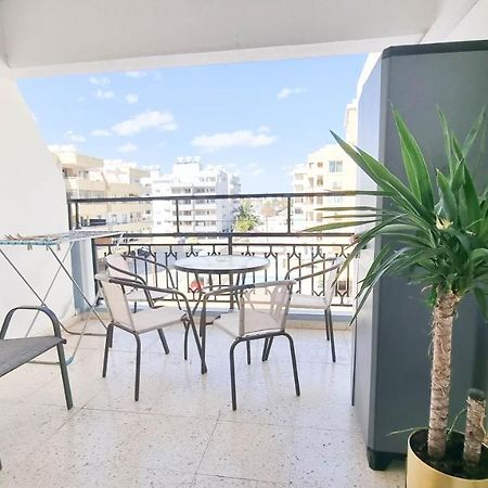 Modern Retreat: 2Br Stylish Apt With Comfy Rooms! Smart Tv With 200Mbps Internet ラルナカ エクステリア 写真