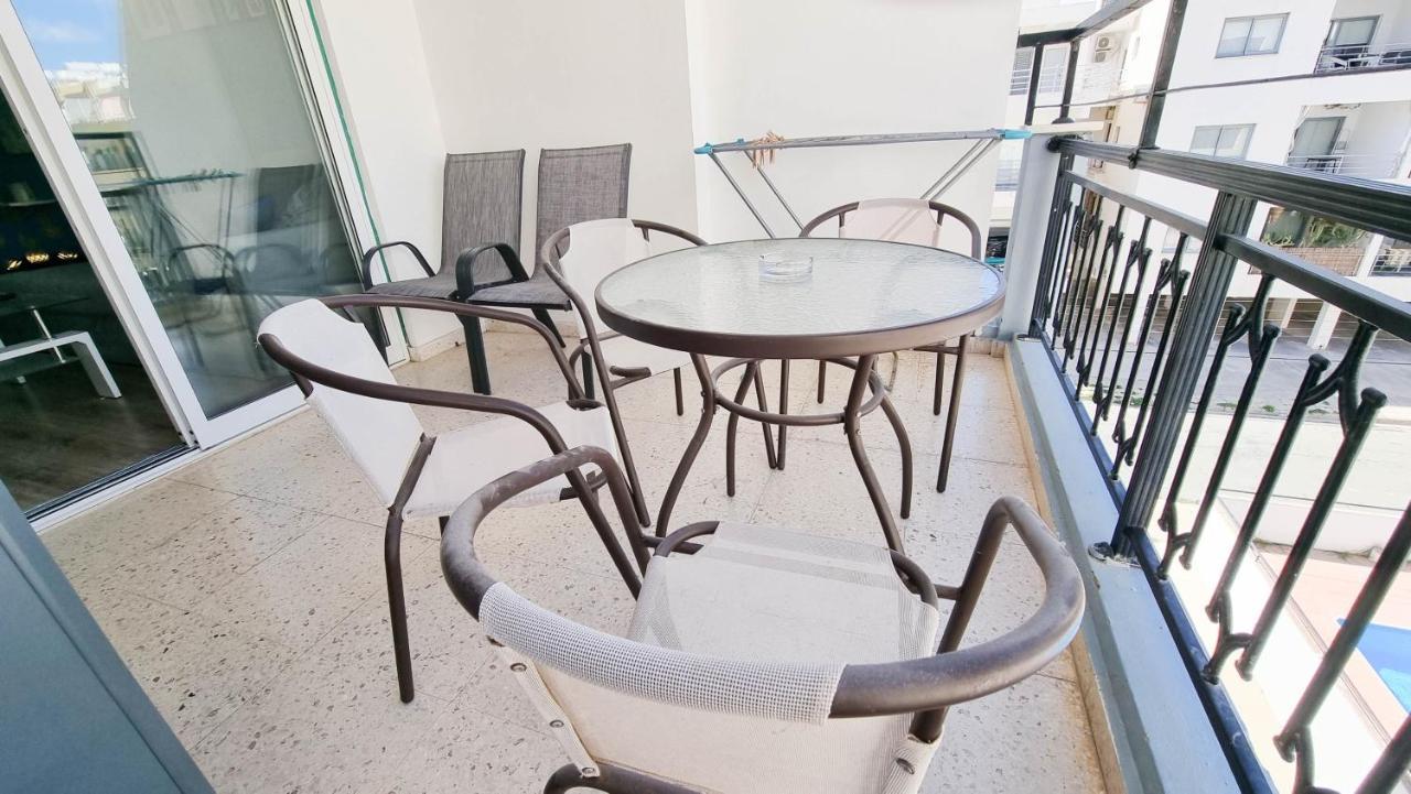 Modern Retreat: 2Br Stylish Apt With Comfy Rooms! Smart Tv With 200Mbps Internet ラルナカ エクステリア 写真