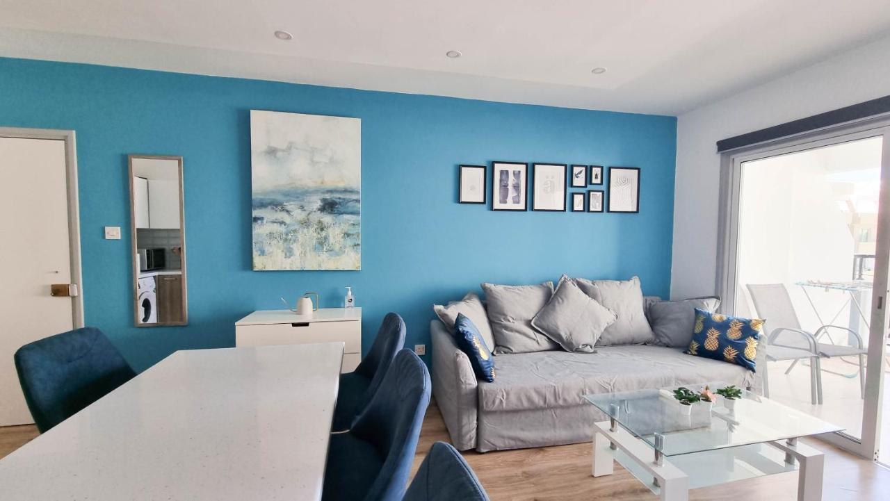 Modern Retreat: 2Br Stylish Apt With Comfy Rooms! Smart Tv With 200Mbps Internet ラルナカ エクステリア 写真